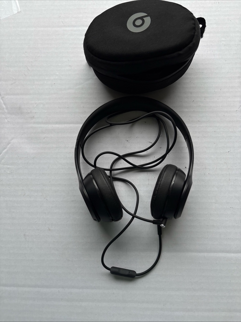 Powerbeats Solo 3 On-Ear Wired Headphones — Black-No Charger